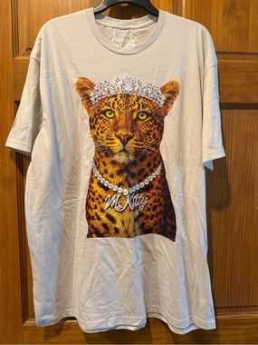 NWOT! Keep it Gypsy Cream Graphic Leopard Tee - Ms. Kitty Sz xl